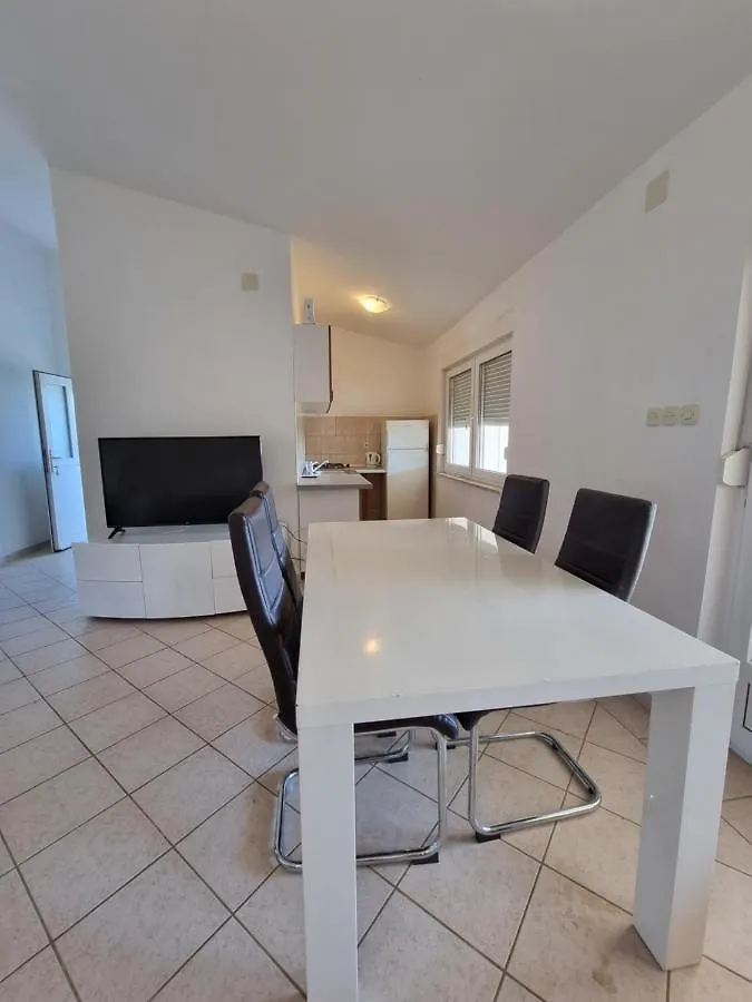 Apartment Bagic Vir