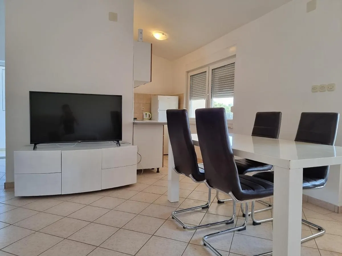 Apartment Bagic Vir